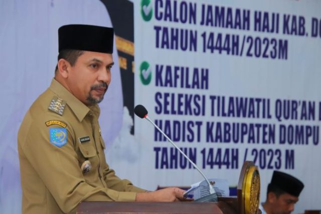 Bupati menyampaikan sambutan sekaligus melepas secara Resmi CJH dan Kafilah STQ 2023.