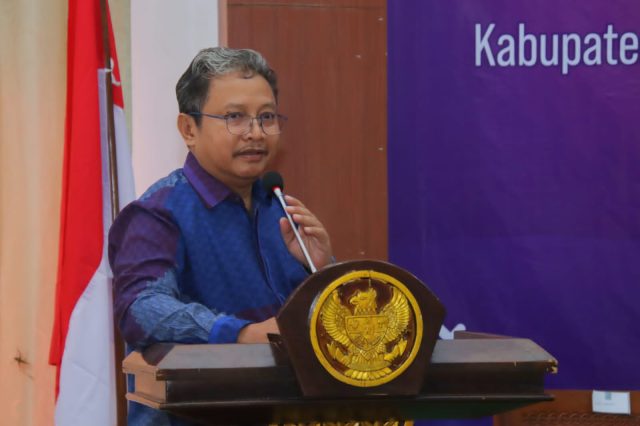 Kepala Bappeda dan Litbang Kabupaten Dompu, Drs. H. Gaziamansyuri, M.AP
