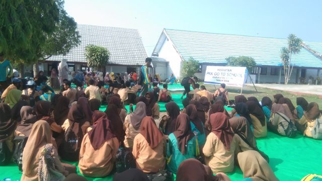 Kegiatan TP-PKK Dompu di beberapa sekolah.